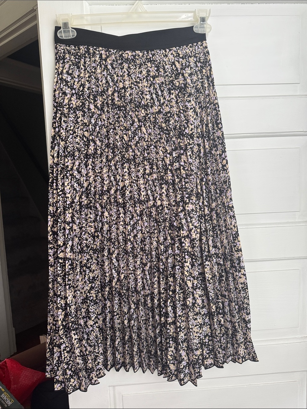 Vince Camuto Black & Light Pink Pleated Floral Midi Skirt